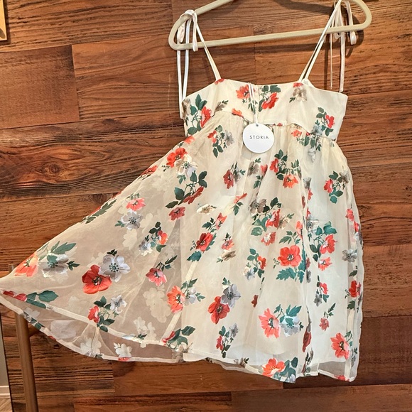 Storia Mini Dress NWT - Cream with Red & Green Metallic Floral Babydoll - Picture 3 of 11